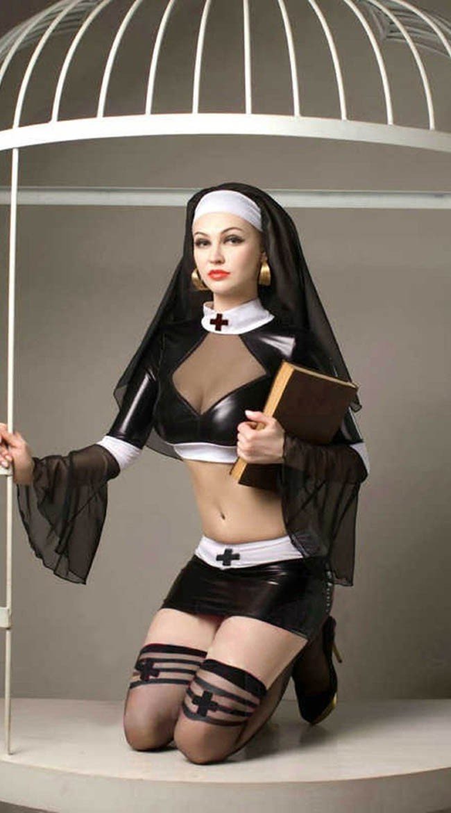 Sinfully Hot Nonne Kostyme Dame